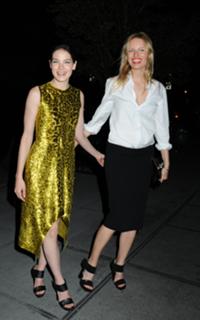 Michelle Monaghan feet photo thumbnail