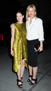 Michelle Monaghan feet photo thumbnail