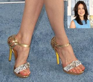 Michelle Monaghan feet photo thumbnail