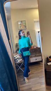 Anushka Sen feet photo thumbnail