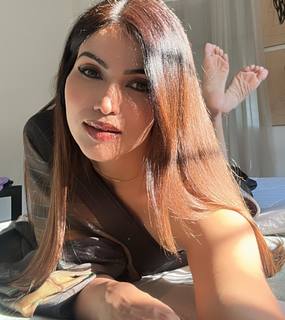 Poonam Yadav feet photo thumbnail