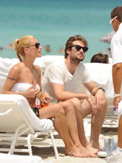 Michelle Hunziker feet photo thumbnail