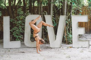 Paige VanZant feet photo thumbnail