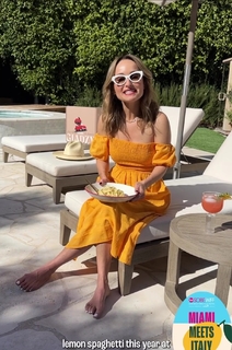 Giada De Laurentiis feet photo thumbnail