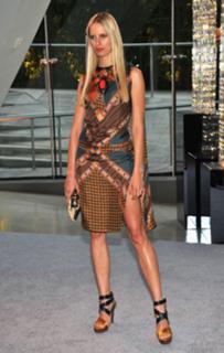 Karolina Kurkova feet photo thumbnail