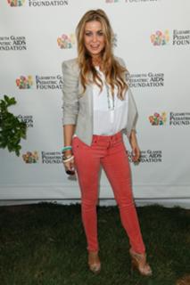 Carmen Electra feet photo thumbnail