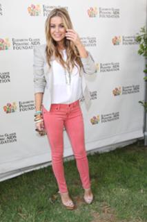 Carmen Electra feet photo thumbnail
