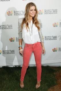 Carmen Electra feet photo thumbnail