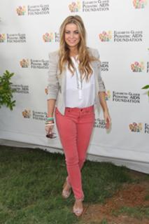Carmen Electra feet photo thumbnail