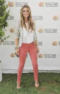 Carmen Electra feet photo thumbnail