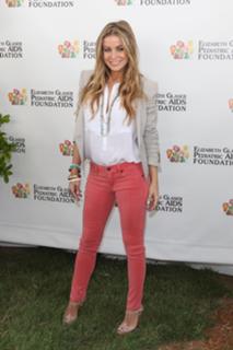 Carmen Electra feet photo thumbnail
