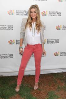 Carmen Electra feet photo thumbnail