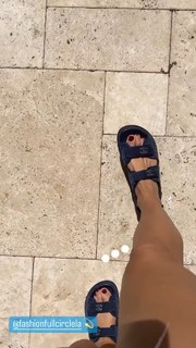 Kate Walsh feet photo thumbnail