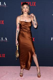 Paris Jackson feet photo thumbnail