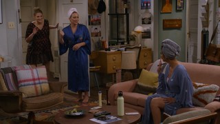 Hilary Duff feet photo thumbnail