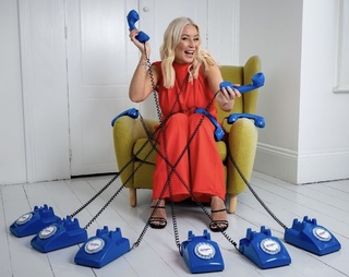 Denise Van Outen feet photo thumbnail
