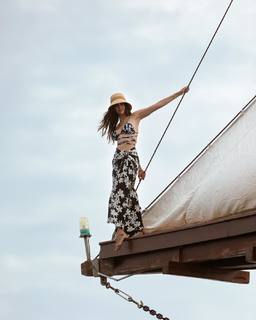 Nina Dobrev feet photo thumbnail