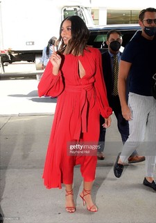 Regina Hall feet photo thumbnail