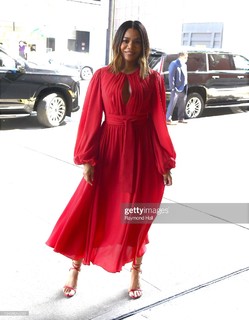 Regina Hall feet photo thumbnail