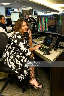 Regina Hall feet photo thumbnail