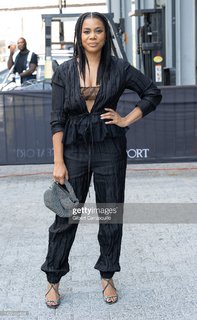 Regina Hall feet photo thumbnail