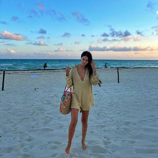 Zaira Nara feet photo thumbnail