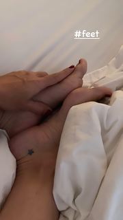 Franciely Freduzeski feet photo thumbnail
