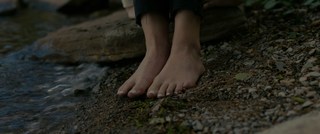 Anna Kendrick feet photo thumbnail