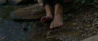 Anna Kendrick feet photo thumbnail