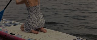 Anna Kendrick feet photo thumbnail