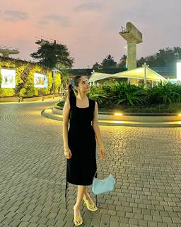 Anushka Sen feet photo thumbnail