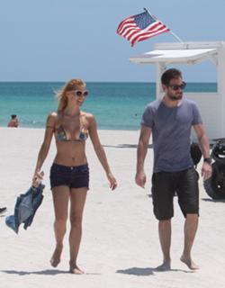 Michelle Hunziker feet photo thumbnail