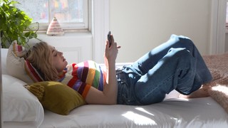 Peyton List feet photo thumbnail
