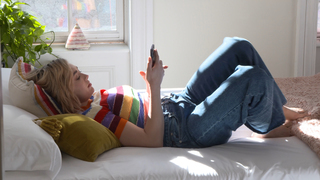 Peyton List feet photo thumbnail