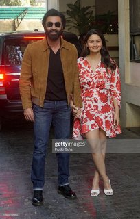 Alia Bhatt feet photo thumbnail