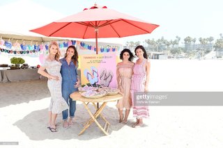 Jessica Alba feet photo thumbnail