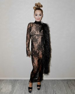 Rita Ora feet photo thumbnail