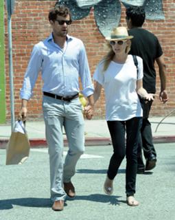 Diane Kruger feet photo thumbnail