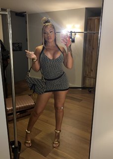Latto feet photo thumbnail