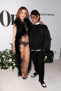 Rita Ora feet photo thumbnail