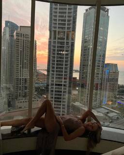 Charly Jordan feet photo thumbnail
