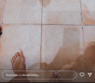 Kelly Key feet photo thumbnail
