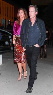 Cindy Crawford feet photo thumbnail