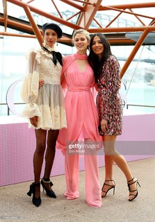Jessica Gomes feet photo thumbnail