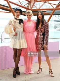 Jessica Gomes feet photo thumbnail