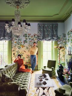 Lily Allen feet photo thumbnail