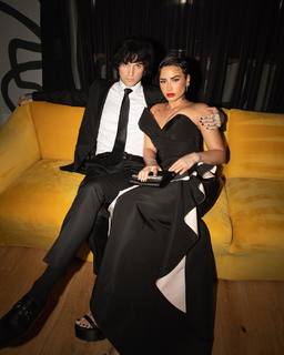Demi Lovato feet photo thumbnail