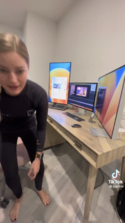 Justine Ezarik feet photo thumbnail
