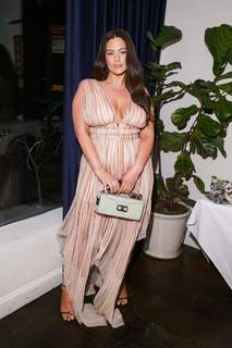 Ashley Graham feet photo thumbnail