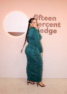 Ashley Graham feet photo thumbnail
